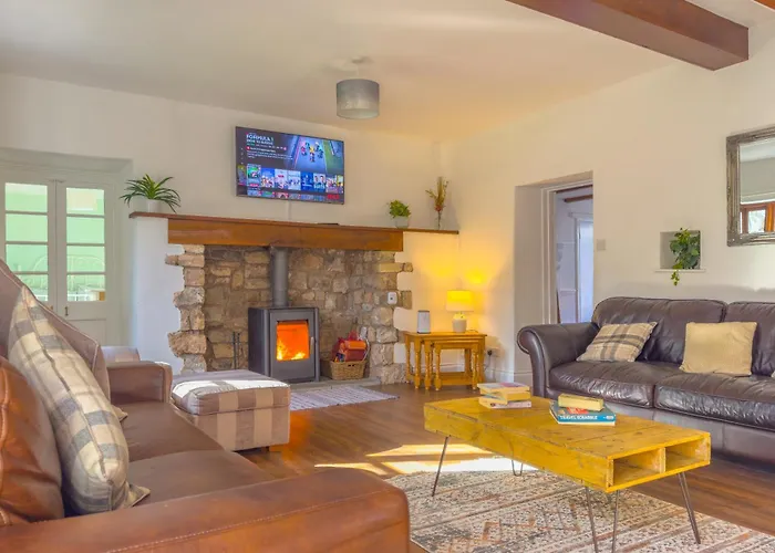 Seaside-Dog Friendly-Country Cottage-W Log Burner