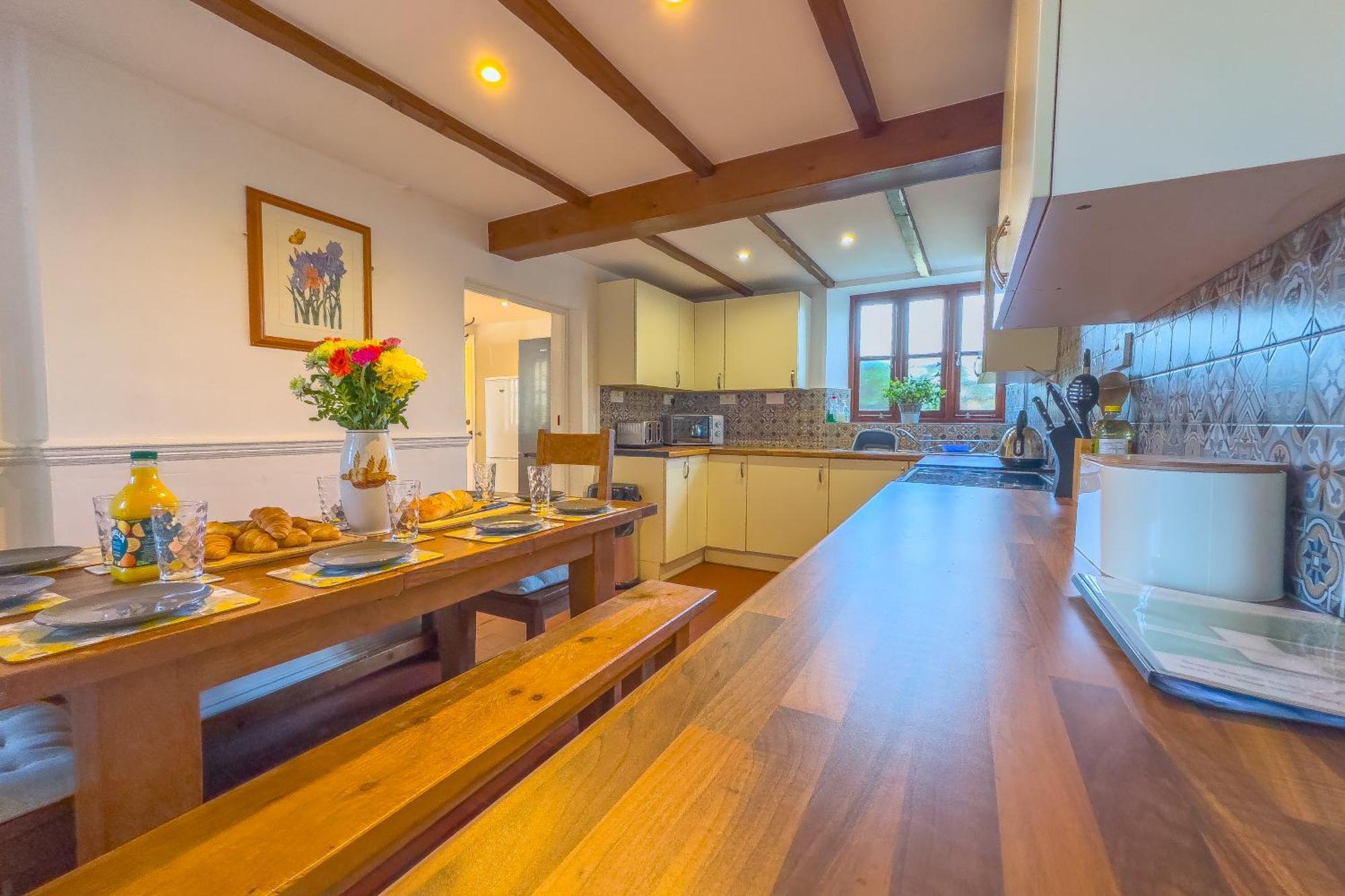 Seaside-dog Friendly-country Cottage-w Log Burner Worle